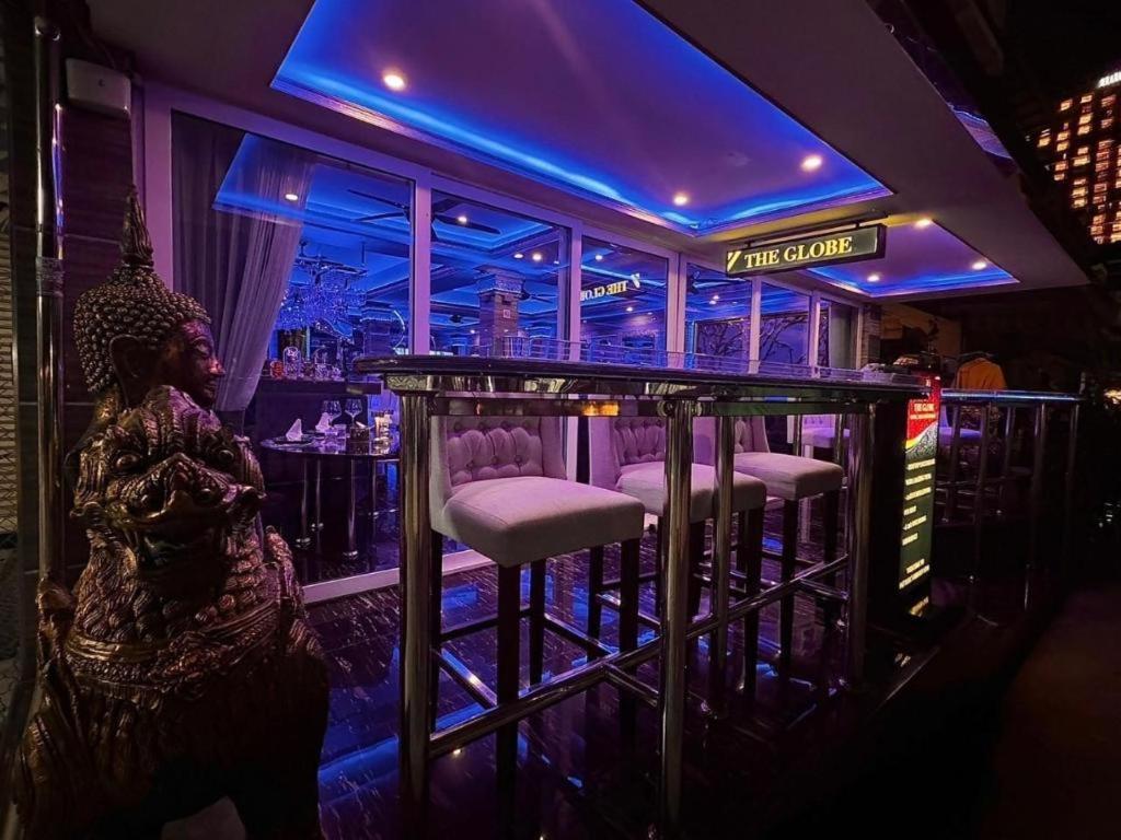 The Globe Hotel, Bar & Restaurant Pattaya Ngoại thất bức ảnh