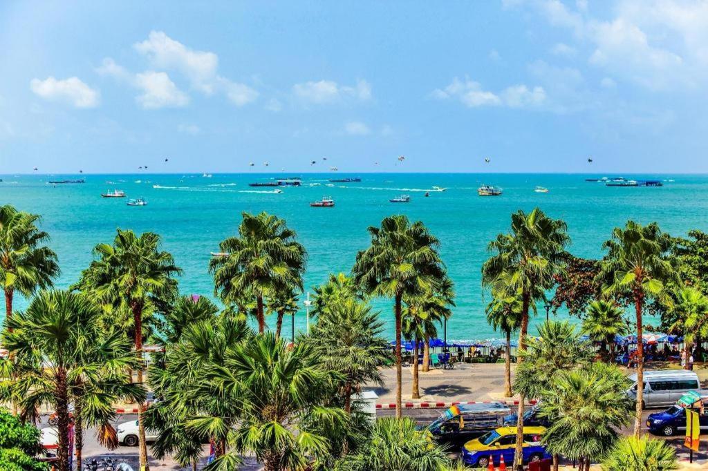 The Globe Hotel, Bar & Restaurant Pattaya Ngoại thất bức ảnh