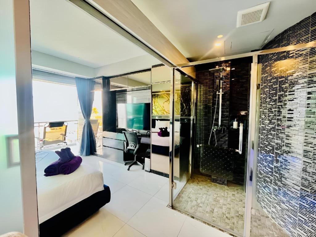The Globe Hotel, Bar & Restaurant Pattaya Ngoại thất bức ảnh