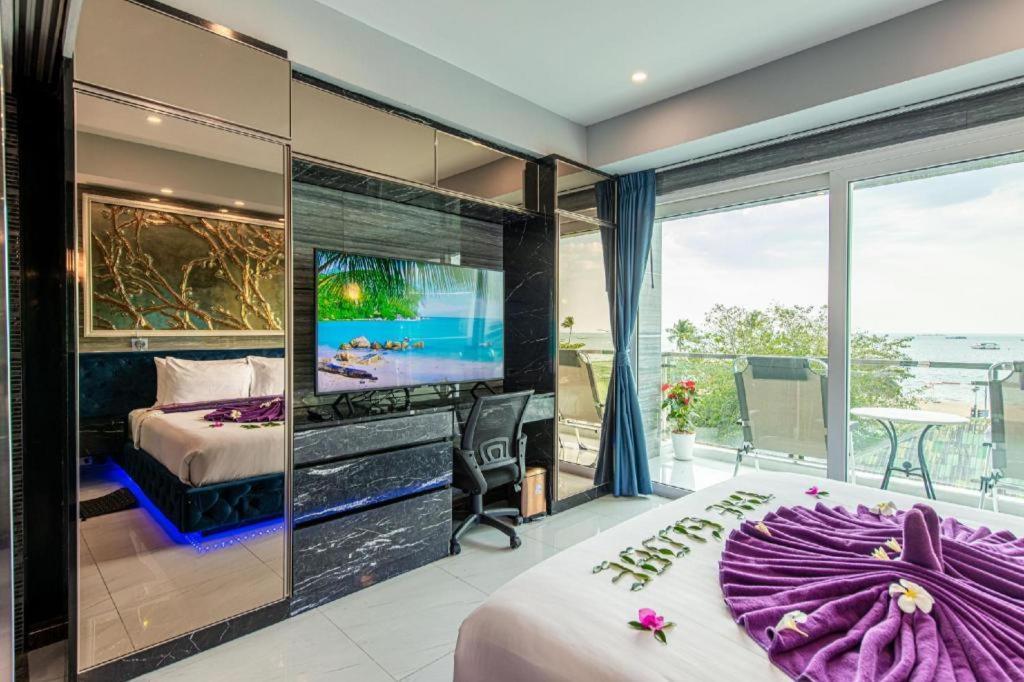 The Globe Hotel, Bar & Restaurant Pattaya Ngoại thất bức ảnh