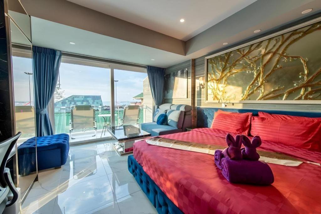 The Globe Hotel, Bar & Restaurant Pattaya Ngoại thất bức ảnh