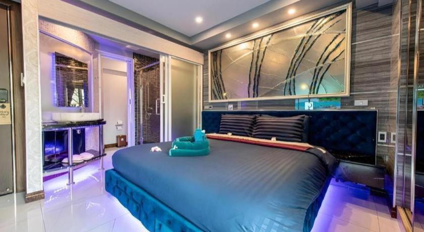 The Globe Hotel, Bar & Restaurant Pattaya Ngoại thất bức ảnh