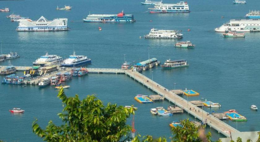 The Globe Hotel, Bar & Restaurant Pattaya Ngoại thất bức ảnh